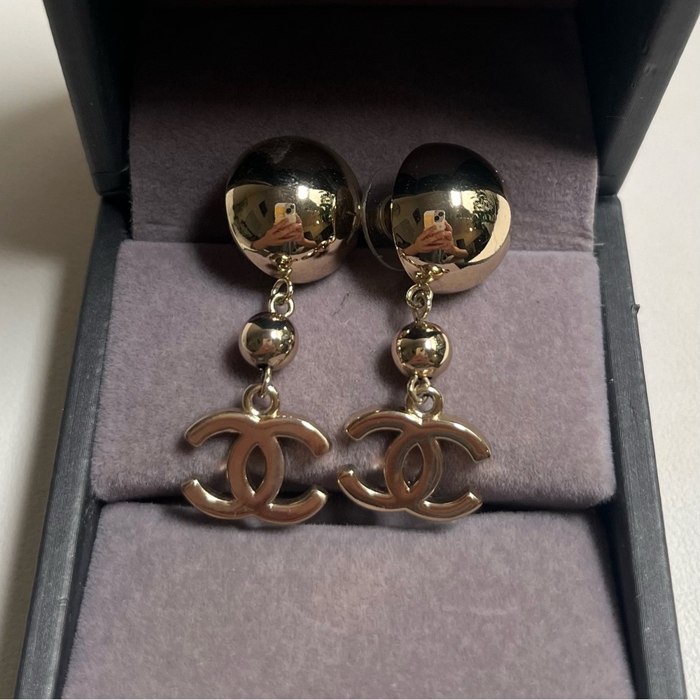 SOLD‼️ CHANEL Gold Logo Drop Earrings